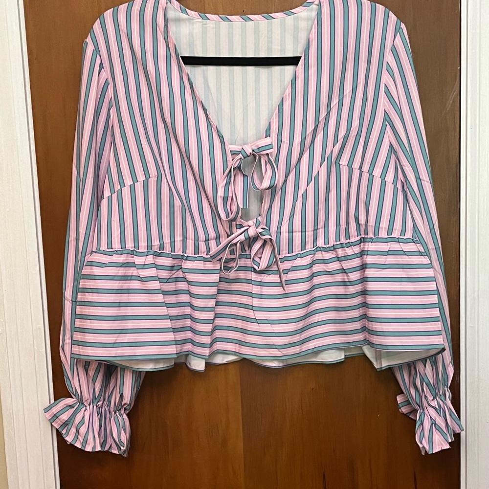 🆕  Striped Pink and Blue Women’s Shorts set. M.     R1 - Picture 4 of 8